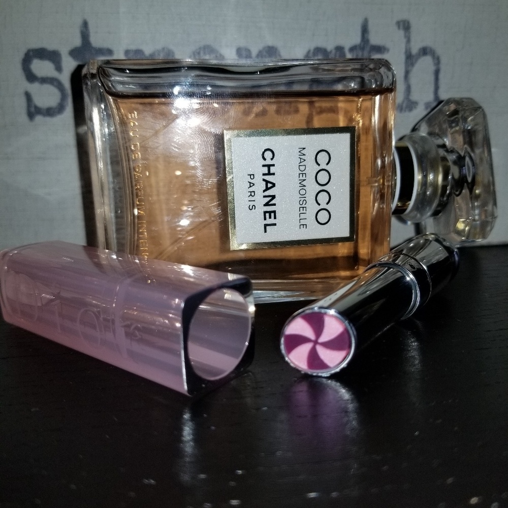 Dior lip glow to the Max 206 Berry